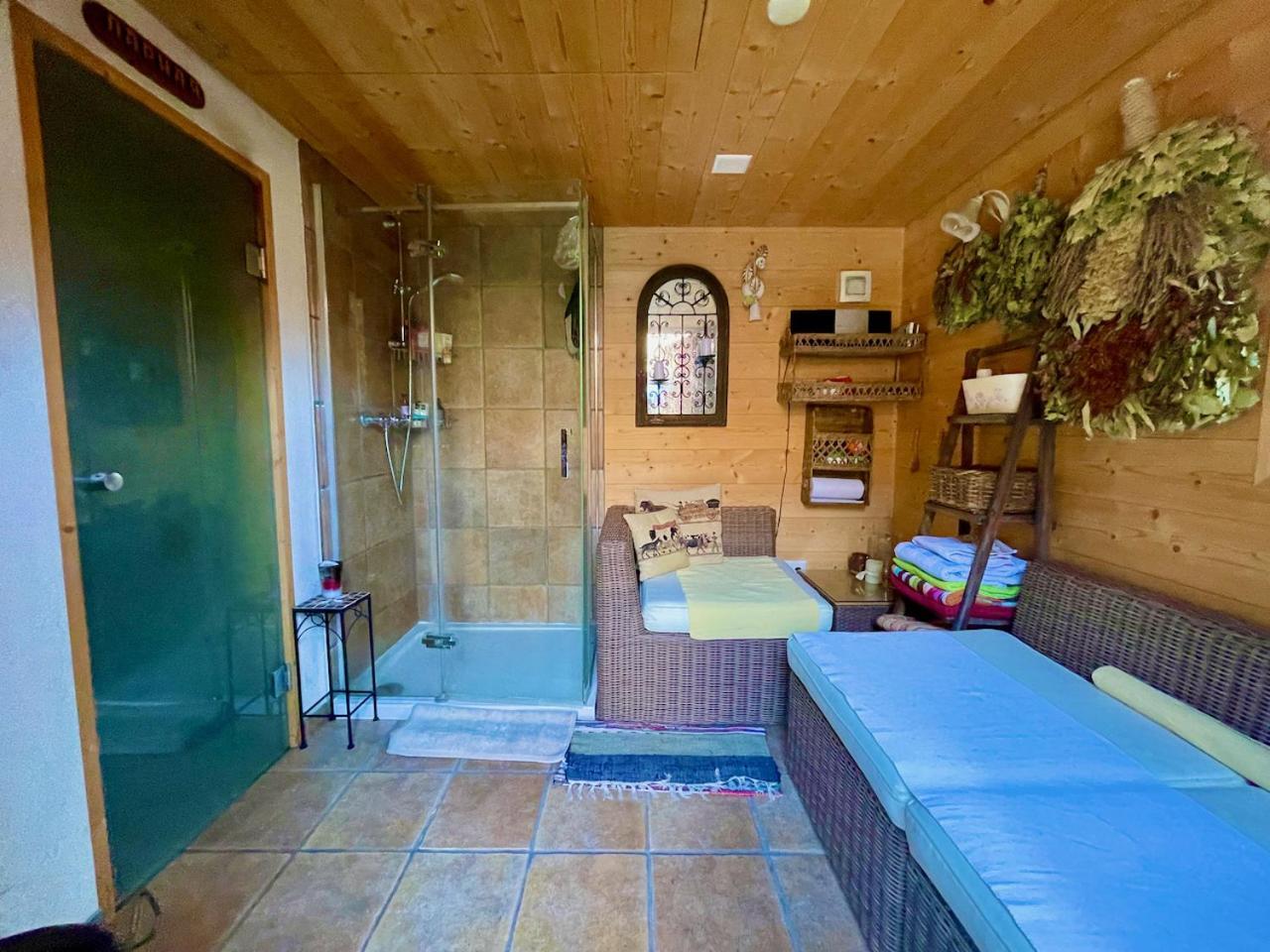 Doodle'S Amazing Chalet -Walensee - Flumserberg - Churfirsten - Heidiland - Pool - Sauna Mols Ngoại thất bức ảnh