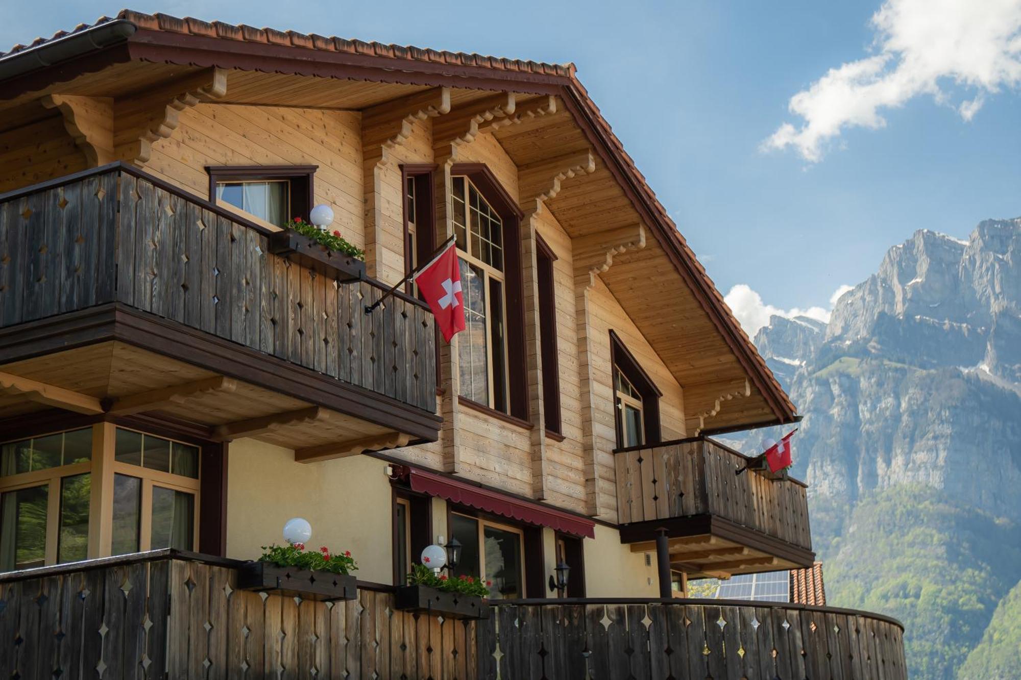 Doodle'S Amazing Chalet -Walensee - Flumserberg - Churfirsten - Heidiland - Pool - Sauna Mols Ngoại thất bức ảnh